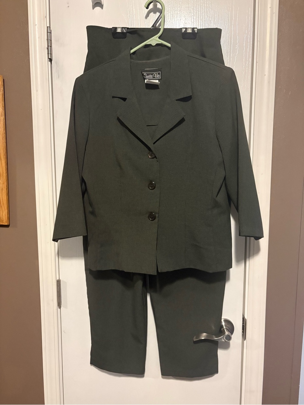 Suits-U Olive Green Ribbed Three-Piece Pant Suit